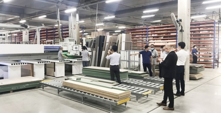 JAGER VUI MỪNG ĐÓN NHIỀU ĐOÀN KHÁCH NHẬT BẢN THAM QUAN NHÀ MÁY - Nhà máy sản xuất Nội thất cao cấp Jager